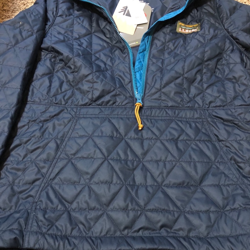L.L. Bean pull over - Picture 7 of 8